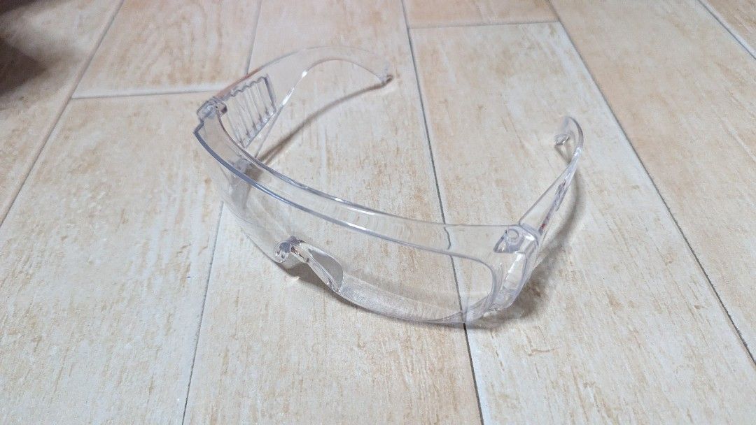 Safety eyewear